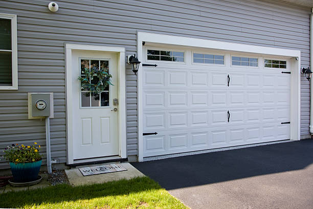 24/7 Emergency Garage Door Panel Replacement experts in Pittsburg, TX